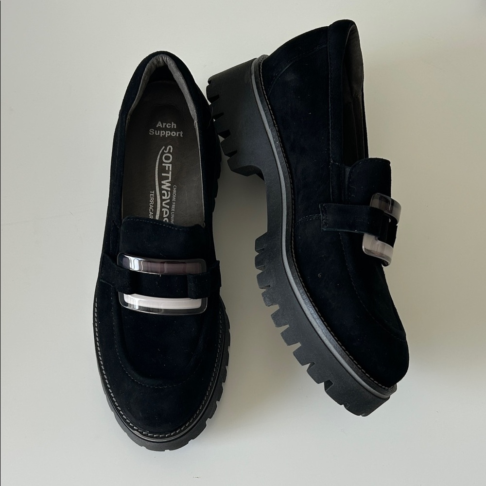 Softwaves Women's Black Suede Loafers